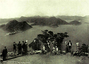 Baía de Guanabara. Foto de Augusto Malta em 'Álbum da cidade do Rio de Janeiro: commemorativo do I. Centenário da Independência do Brasil - 1822-1922'. Biblioteca Nacional Digital